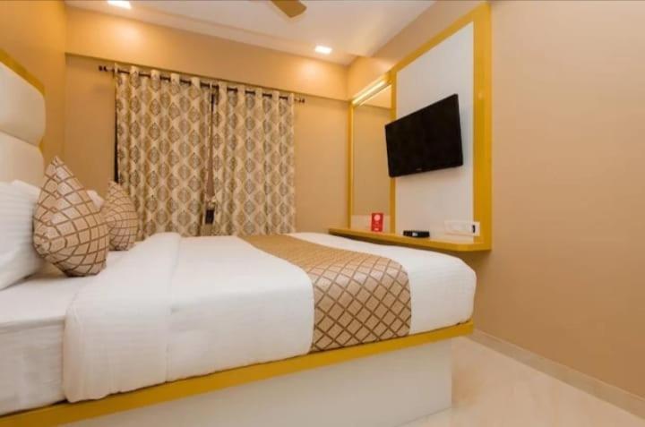 Hotel Comfort- Andheri West Bombaj Zewnętrze zdjęcie