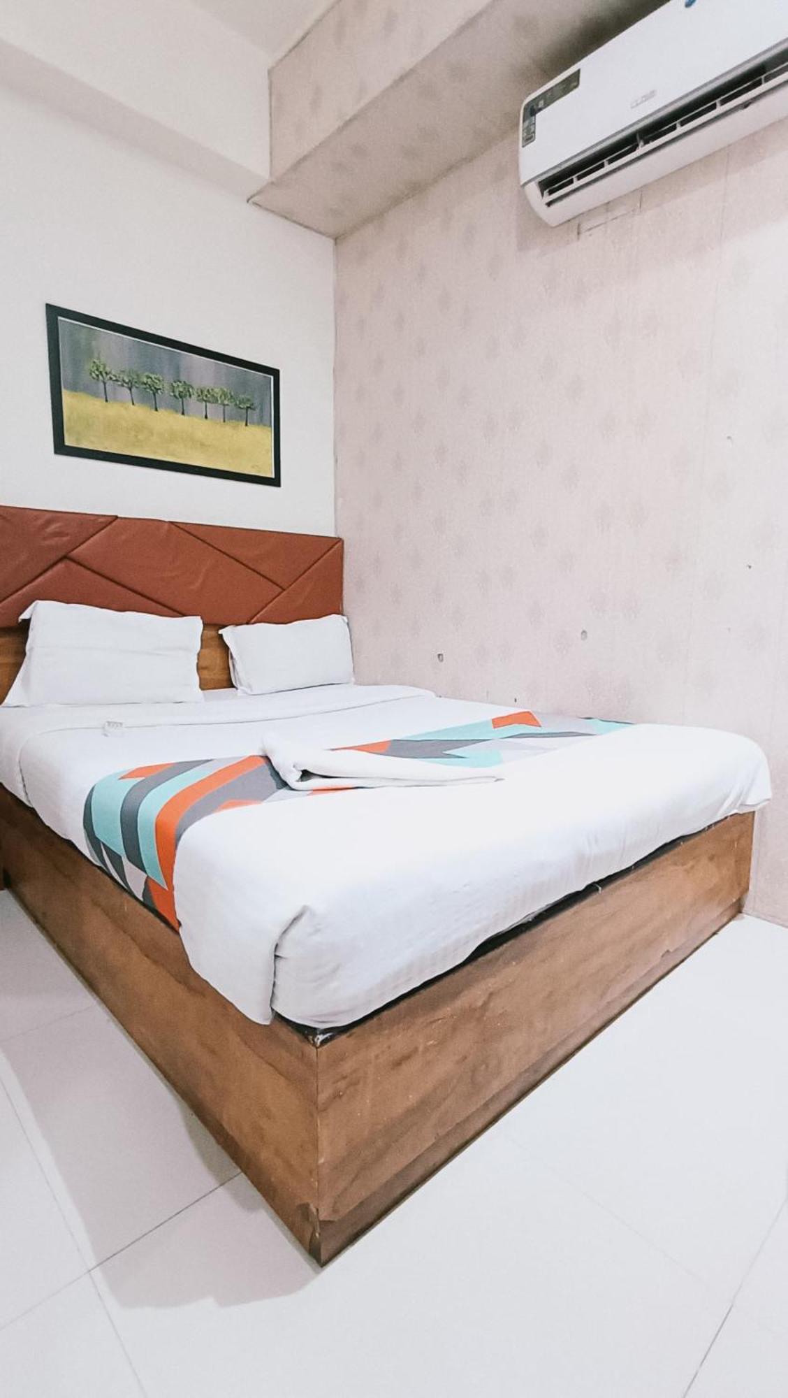 Hotel Comfort- Andheri West Bombaj Zewnętrze zdjęcie